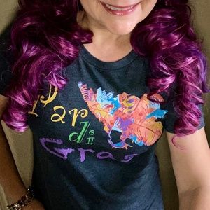 NWOT Unisex Charcoal Gray Graphic T-Shirt